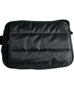 NWOT Lole Belt Bag Handwarmer Black Crossbody Zippered Pocket Unisex